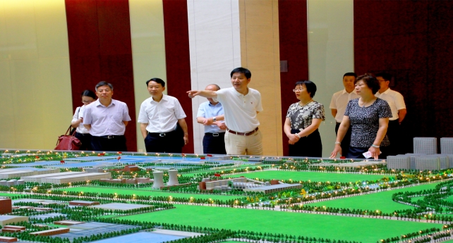 1503884432899269npEa.jpg 蕭山區(qū)人大主任裘超一行到集團看望人大代表(宋有常攝)_副本.jpg