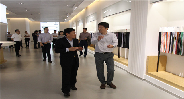 中泰黨委書(shū)記、董事長(zhǎng)王洪欣一行到集團(tuán)考察交流.jpg